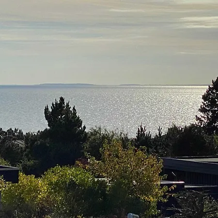 بيت للعطل Cozy Vacation With Terrace & Beautiful Views كالوندبورج