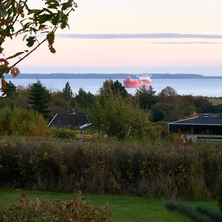 Cozy Vacation With Terrace & Beautiful Views Kalundborg